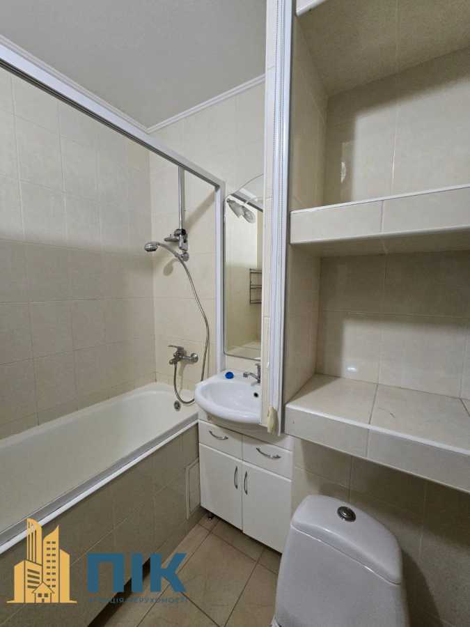 Продаж 1-кімнатної квартири 43 м², Котельникова вул., Драгоманова, 1Г