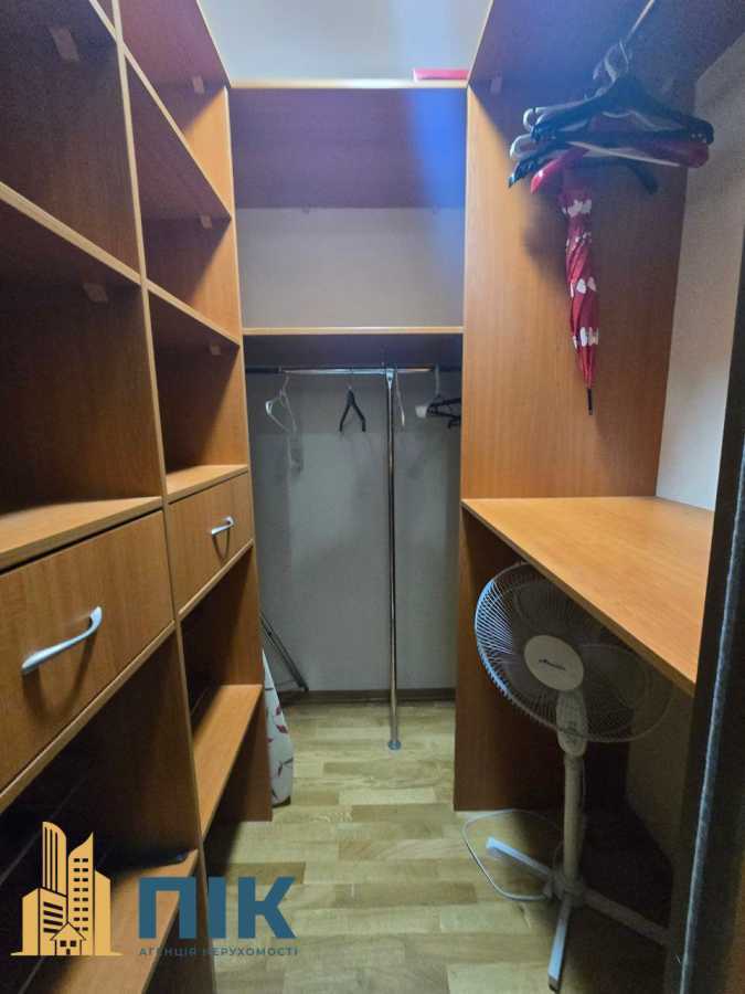 Продаж 1-кімнатної квартири 43 м², Котельникова вул., Драгоманова, 1Г