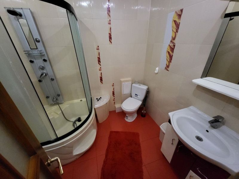 Аренда 1-комнатной квартиры 46 м², Небесной Сотни ул.