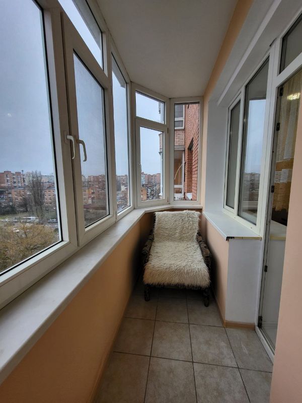 Аренда 1-комнатной квартиры 46 м², Небесной Сотни ул.