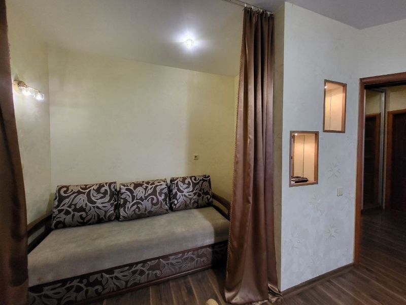 Аренда 1-комнатной квартиры 46 м², Небесной Сотни ул.