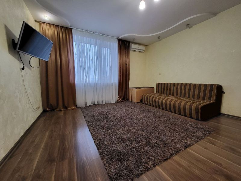 Аренда 1-комнатной квартиры 46 м², Небесной Сотни ул.