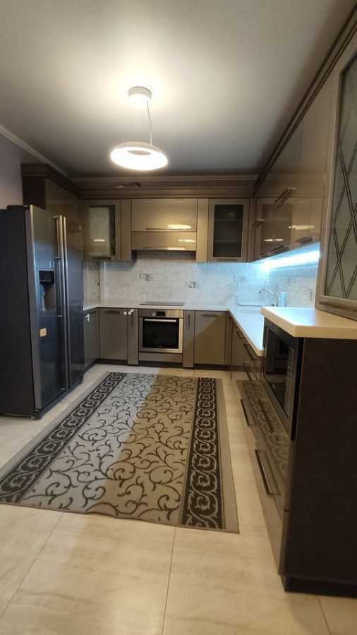 Аренда 3-комнатной квартиры 115 м², Стрыйская ул.