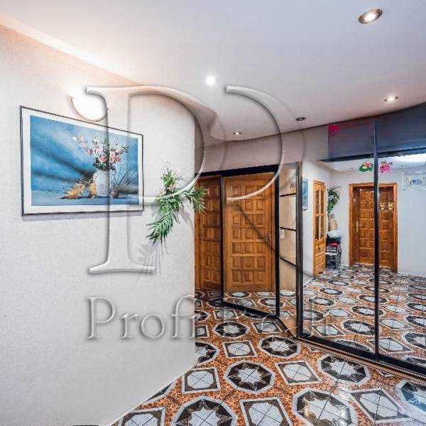 Продажа 3-комнатной квартиры 71 м², Павла Тычины просп., 8