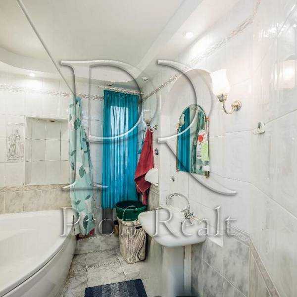 Продажа 3-комнатной квартиры 71 м², Павла Тычины просп., 8