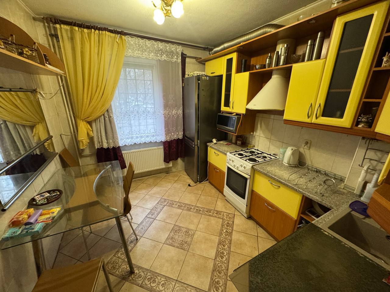Оренда 3-кімнатної квартири 72 м², Семенівська вул., 11
