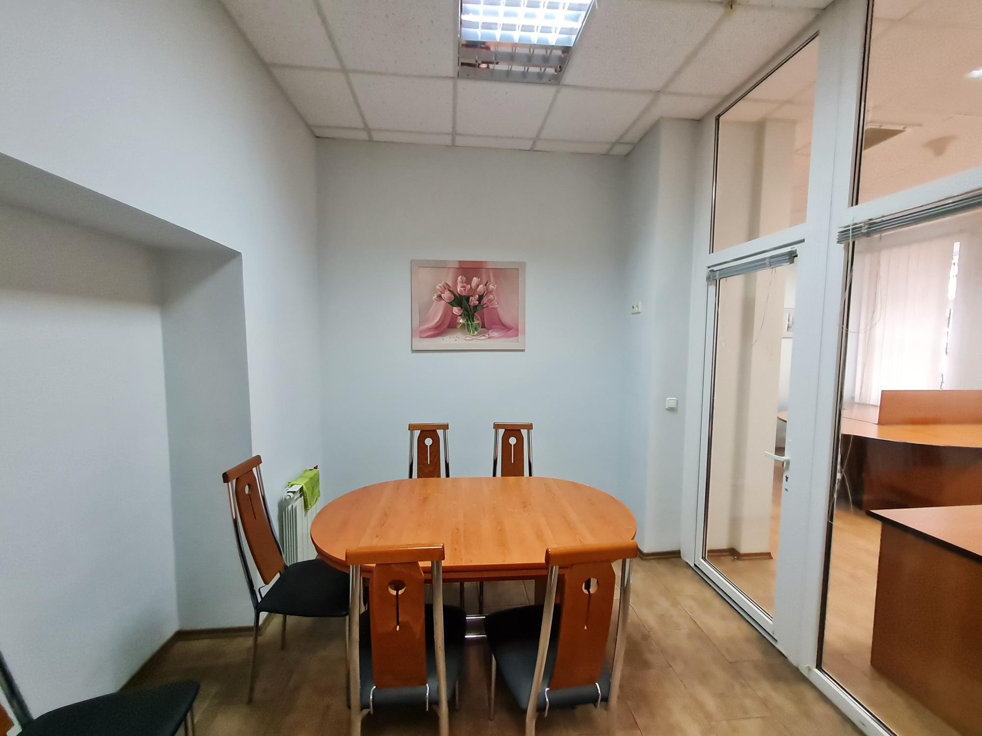 Оренда офісу 65 м², Межигірська вул., 22