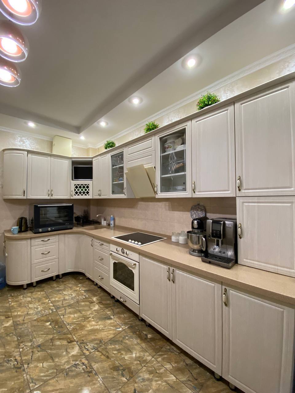 Продажа 3-комнатной квартиры 135 м², Александра Поля просп.