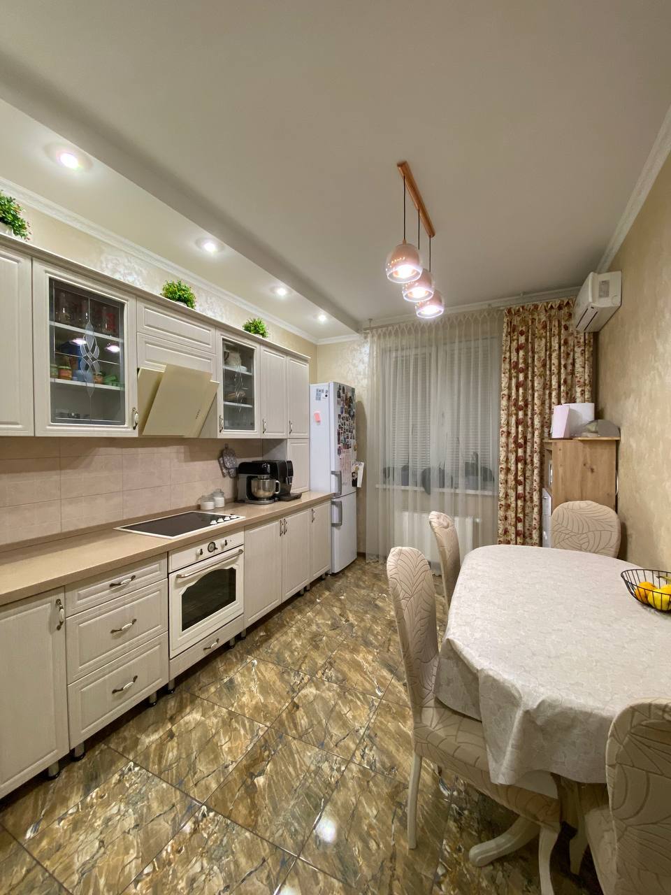 Продажа 3-комнатной квартиры 135 м², Александра Поля просп.