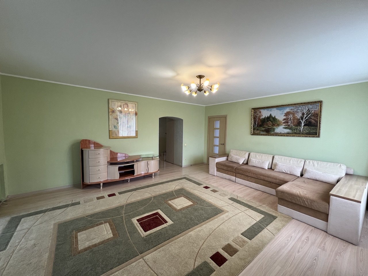 Продажа 4-комнатной квартиры 142 м², Казакова ул.