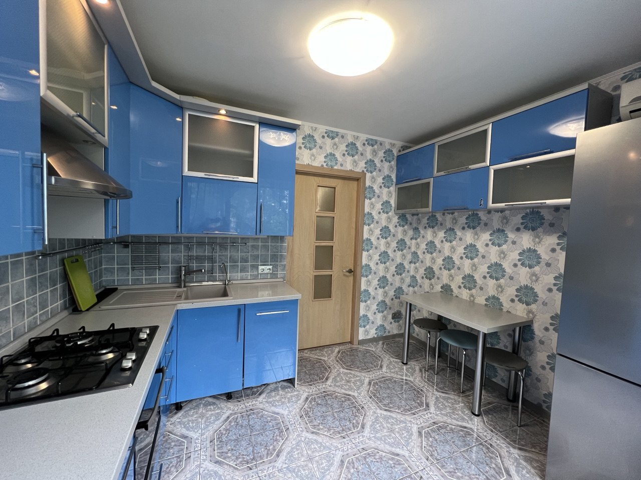 Продажа 4-комнатной квартиры 142 м², Казакова ул.