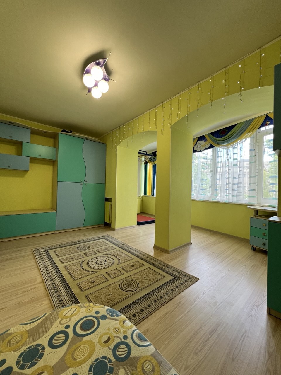 Продажа 4-комнатной квартиры 142 м², Казакова ул.