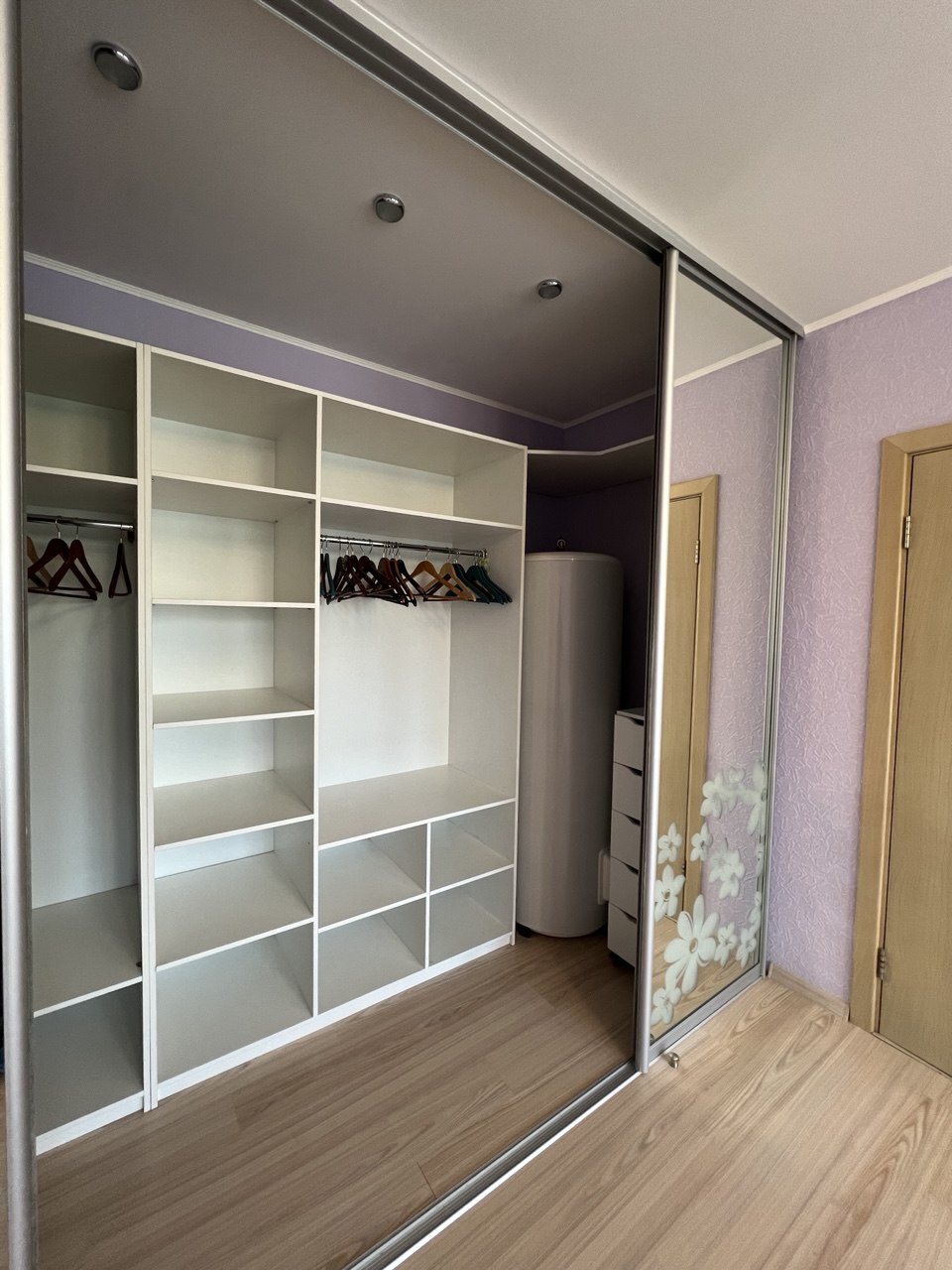 Продажа 4-комнатной квартиры 142 м², Казакова ул.