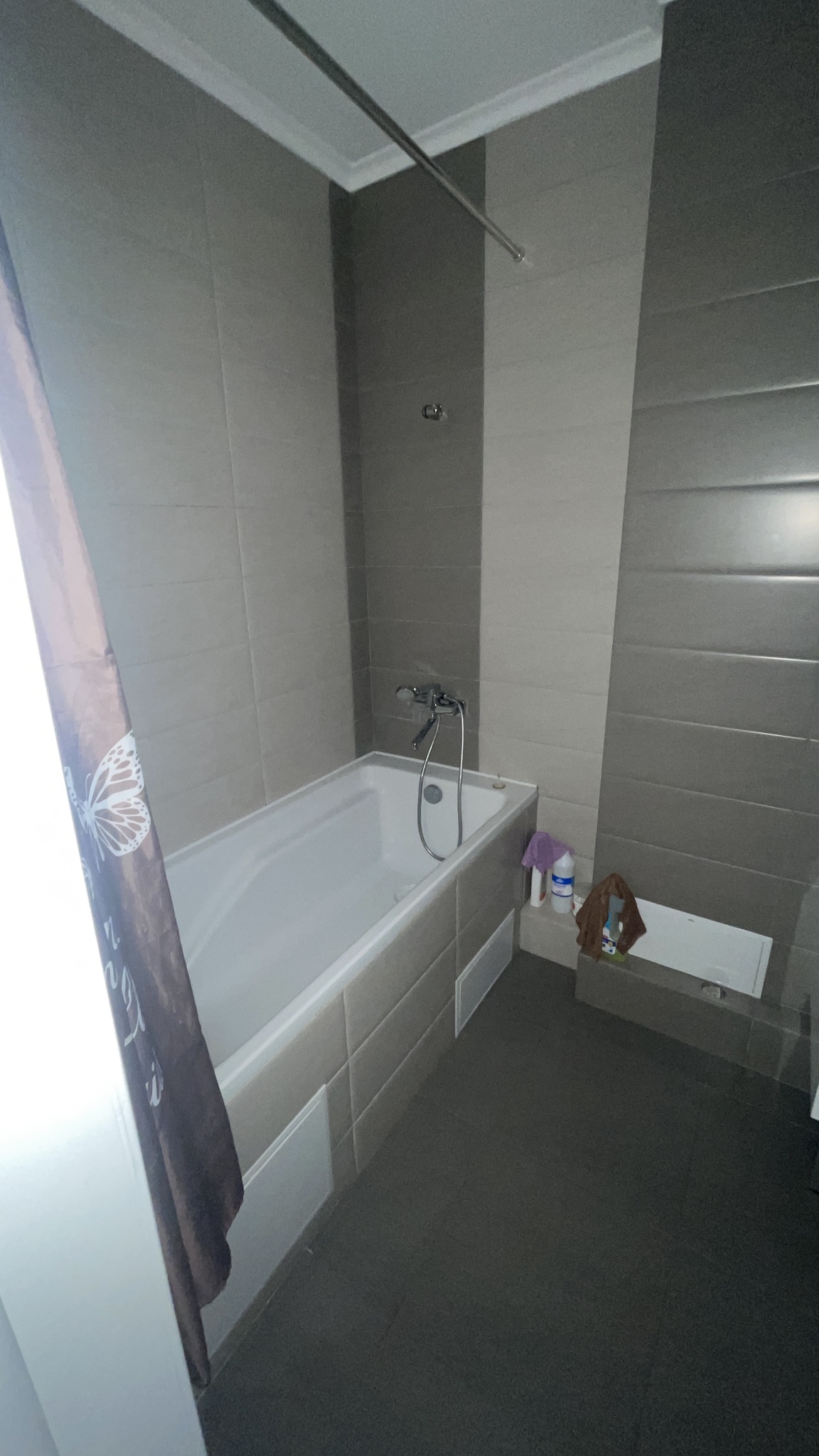 Оренда 3-кімнатної квартири 106 м², Ернста вул., вул.16а