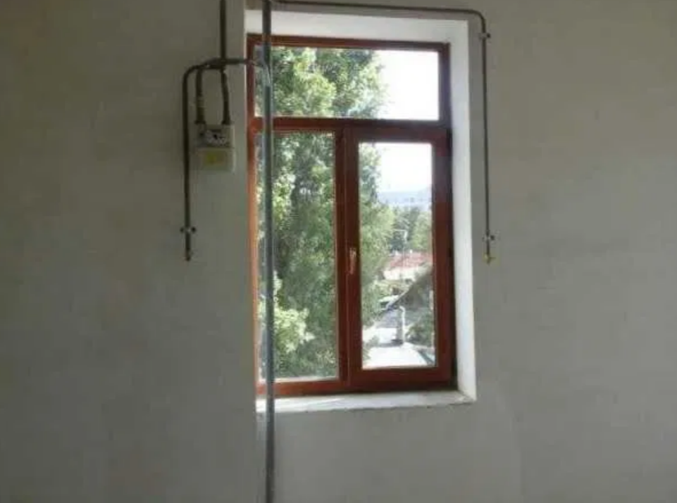 Продаж 1-кімнатної квартири 32 м², Доковая вул.