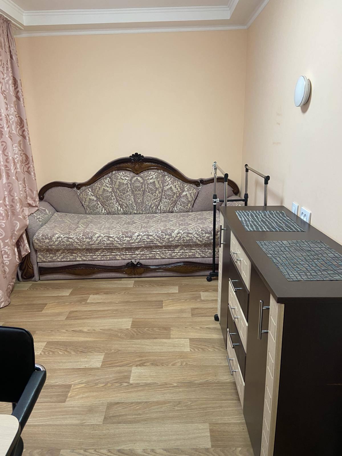 Оренда 2-кімнатної квартири 32 м², Солом'янська пл.