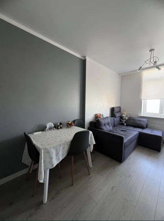 Продажа 1-комнатной квартиры 65000 м², Жаботинского ул.