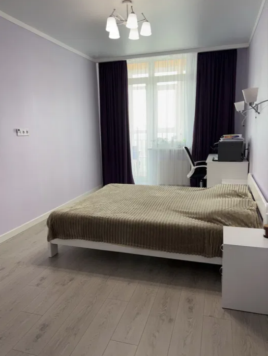 Продажа 1-комнатной квартиры 65000 м², Жаботинского ул.