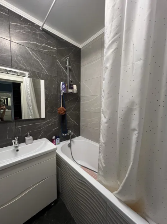 Продажа 1-комнатной квартиры 65000 м², Жаботинского ул.