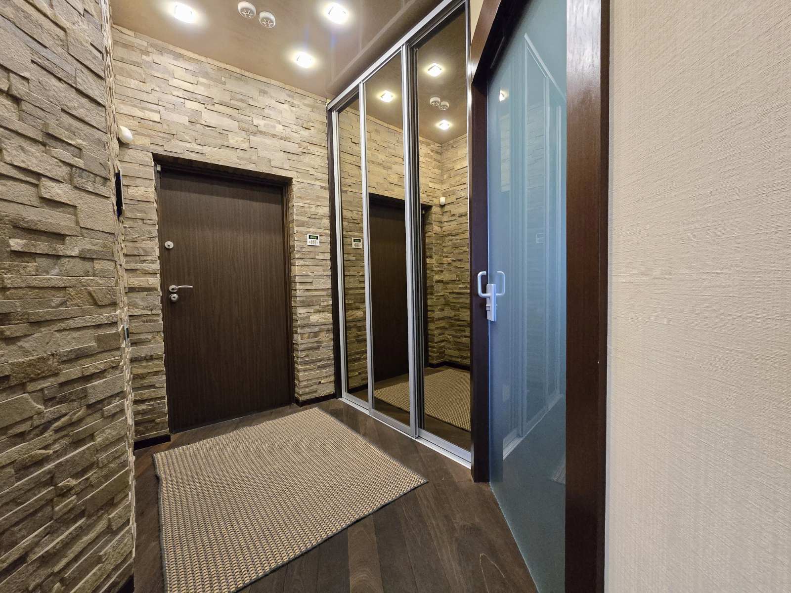 Аренда 2-комнатной квартиры 77 м², Павла Ниринберга ул., 10А