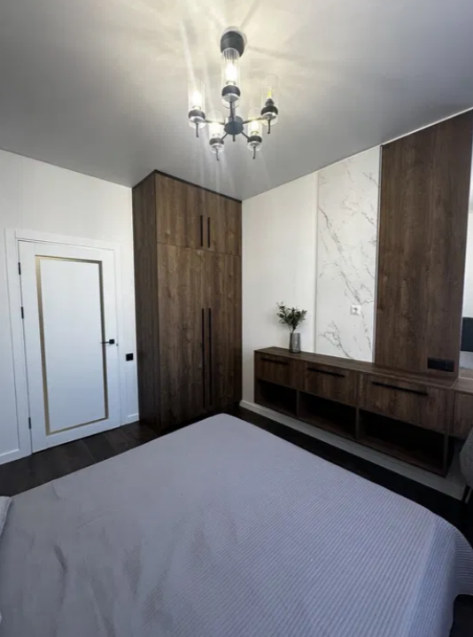 Продажа 1-комнатной квартиры 43 м², Краснова ул.