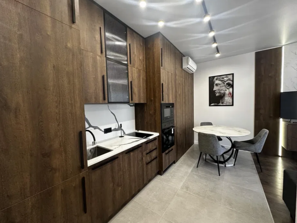 Продажа 1-комнатной квартиры 43 м², Краснова ул.