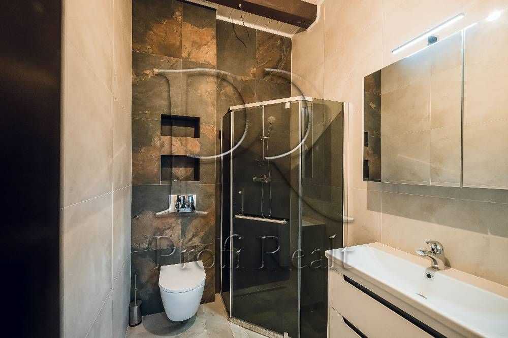 Продаж будинку 200 м², Берковецька вул., 6А