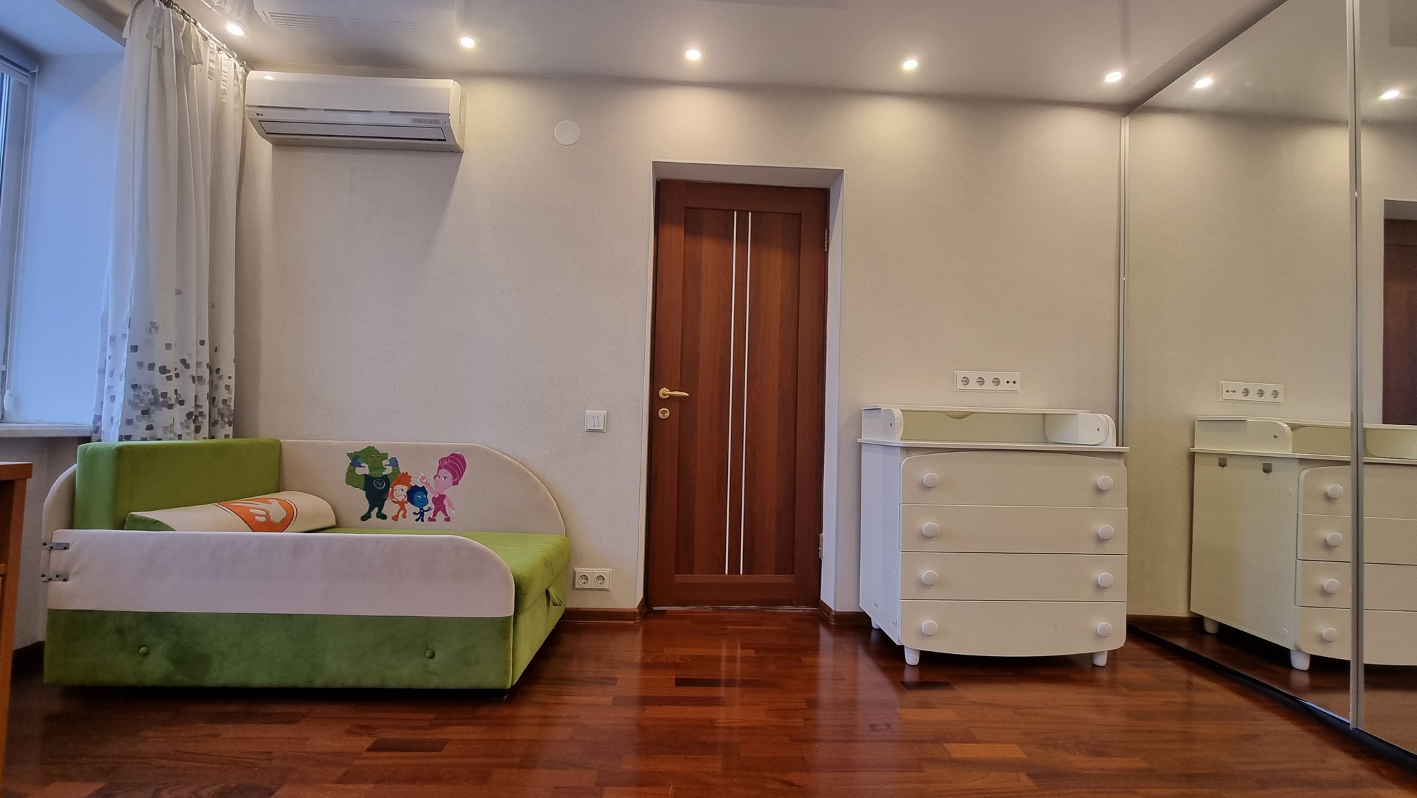 Продажа 3-комнатной квартиры 65 м², Кловский спуск, 12А