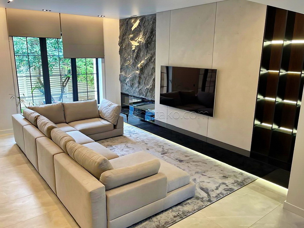 Продажа 4-комнатной квартиры 225 м², Георгия Липского, 34А