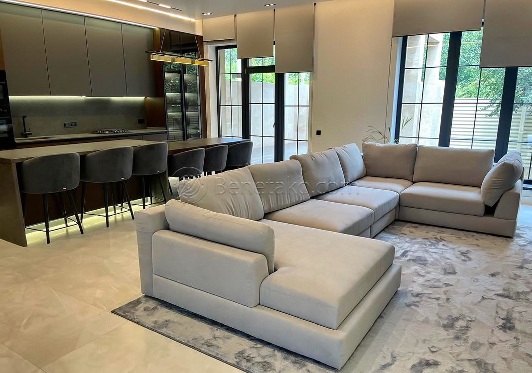 Продажа 4-комнатной квартиры 225 м², Георгия Липского, 34А