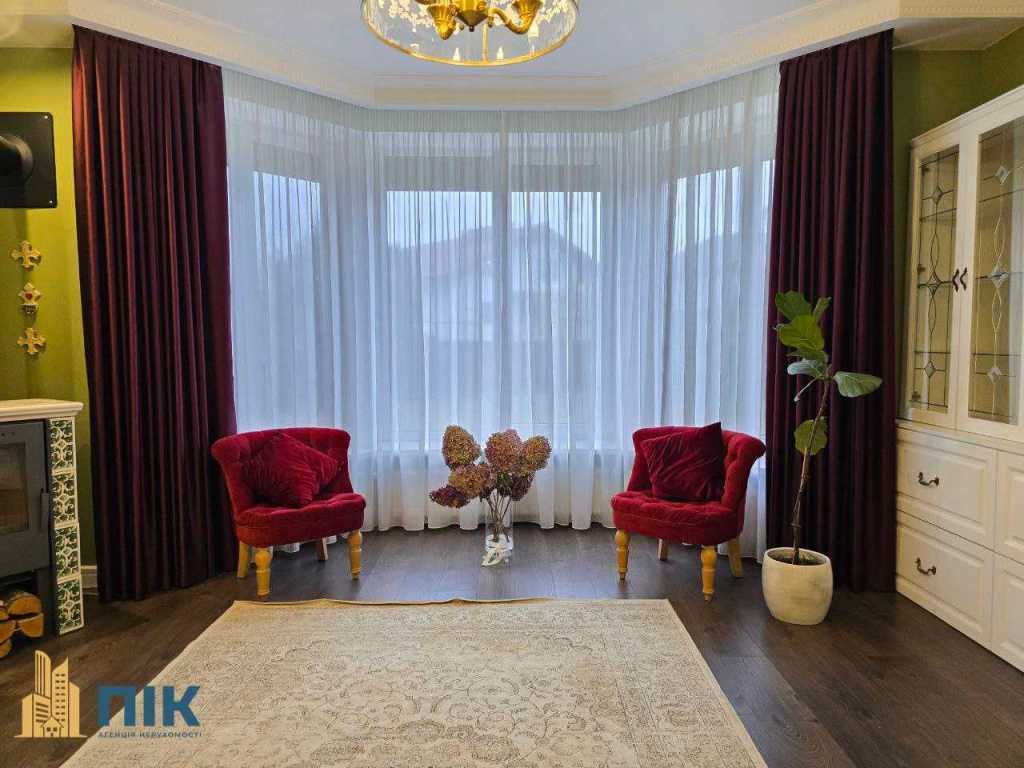 Продажа 5-комнатной квартиры 191 м², Радужная ул.