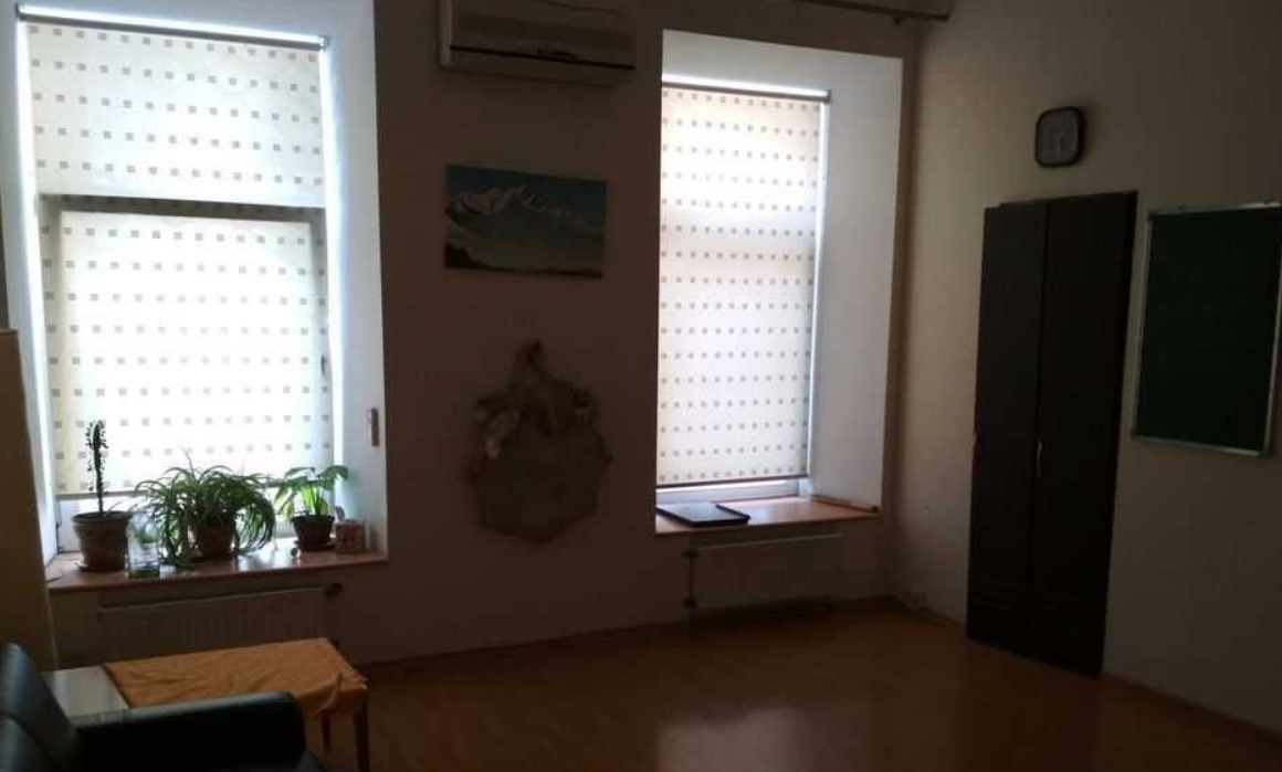 Продаж 3-кімнатної квартири 67 м², Троицкая вул.