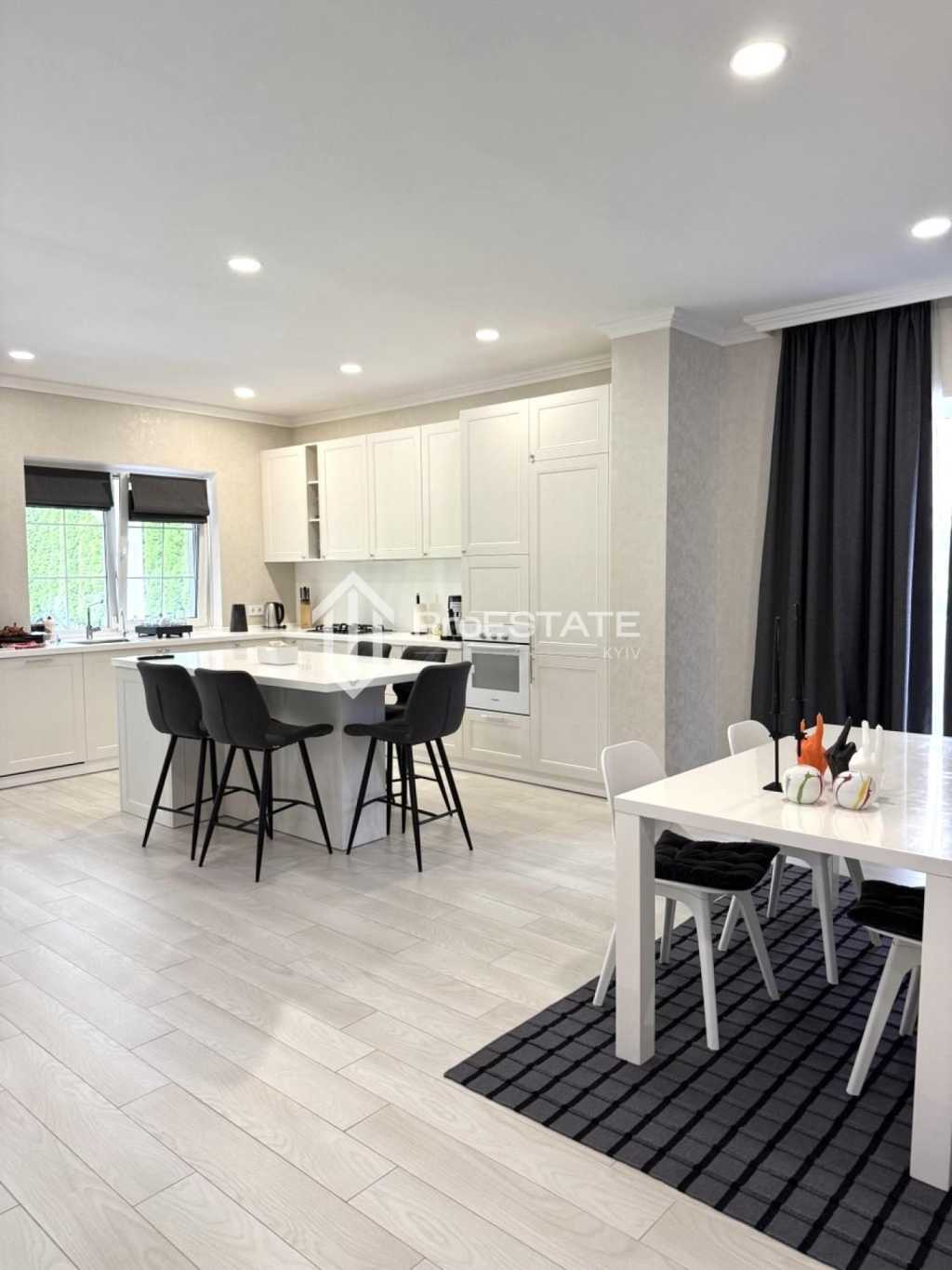 Продаж котеджу 192 м², Миру вул., 5