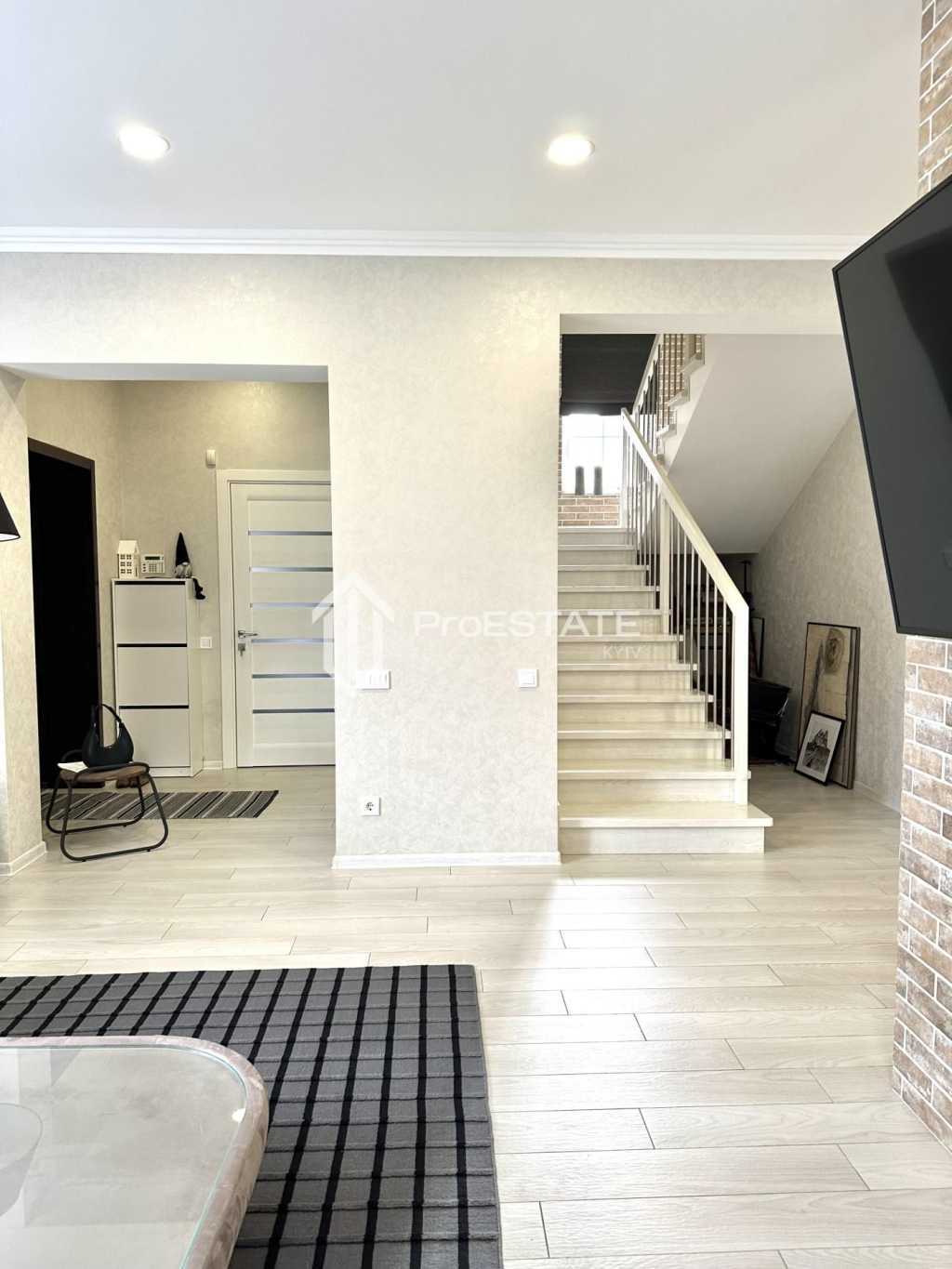 Продаж котеджу 192 м², Миру вул., 5