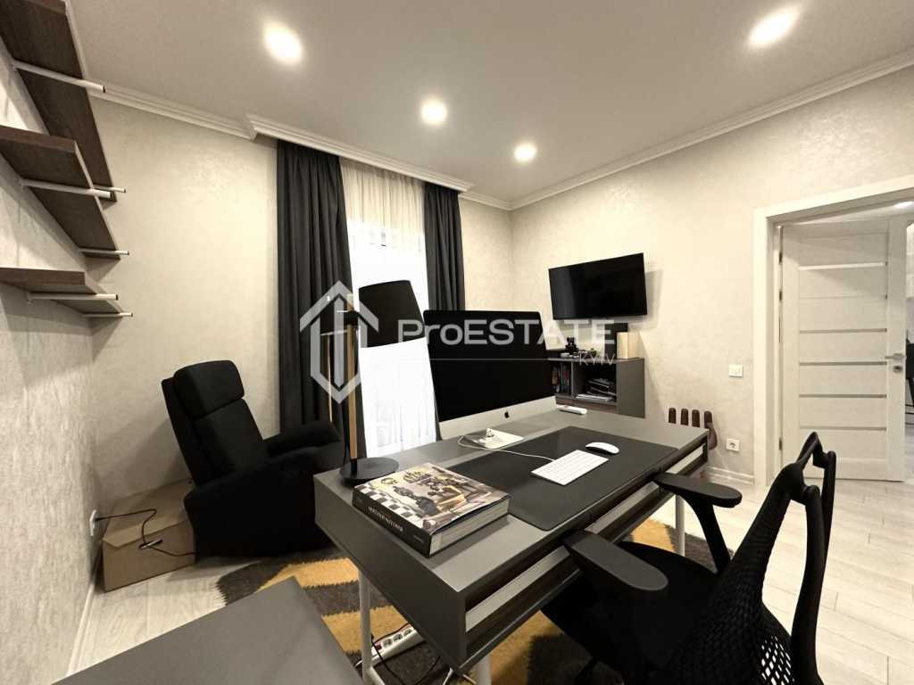 Продаж котеджу 192 м², Миру вул., 5