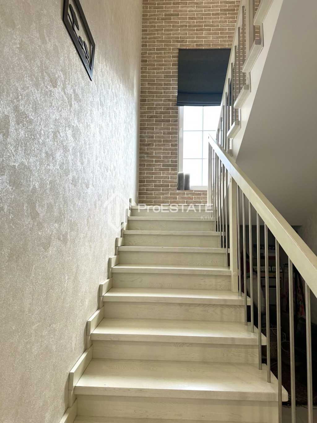 Продаж котеджу 192 м², Миру вул., 5