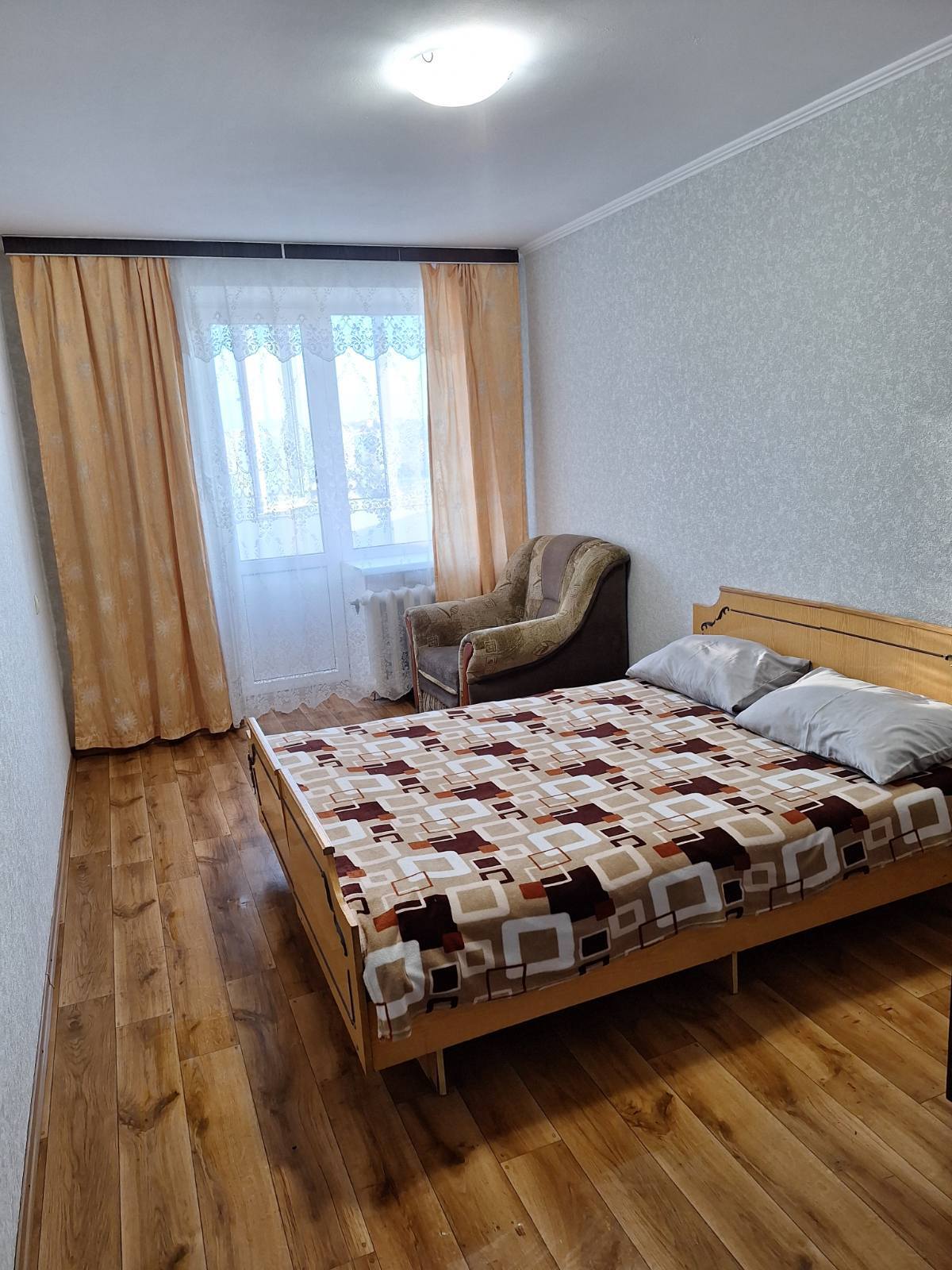 3-комнатная квартира посуточно 69 м², Стеценко ул., 57