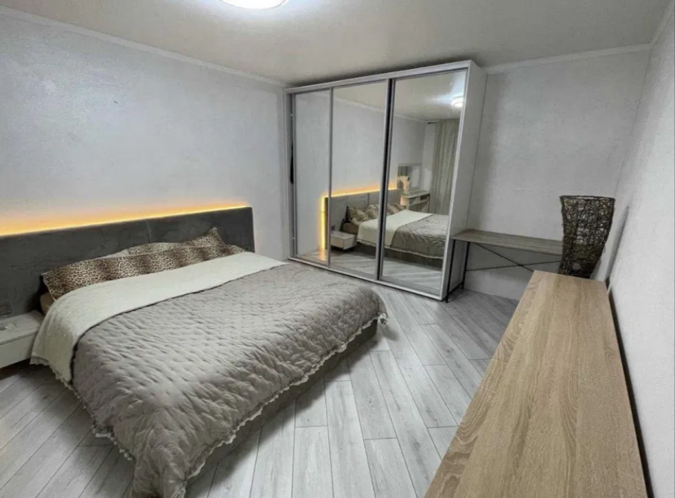 Продажа 3-комнатной квартиры 85 м², Академическая ул.