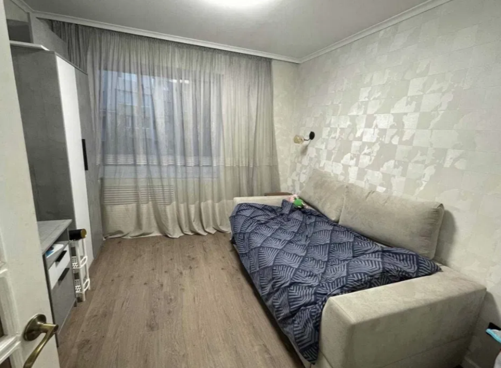 Продажа 3-комнатной квартиры 85 м², Академическая ул.