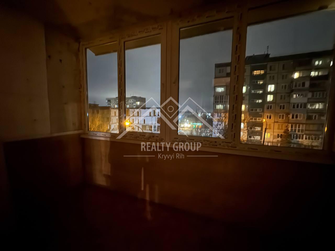 Продажа 3-комнатной квартиры 56.8 м², Украинская ул.