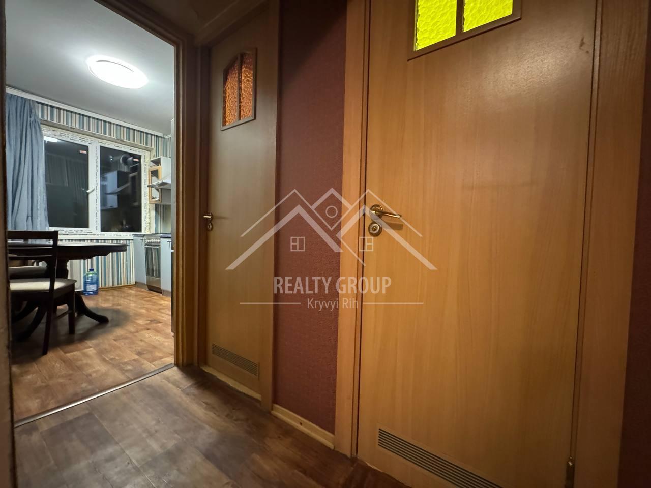 Продажа 3-комнатной квартиры 56.8 м², Украинская ул.