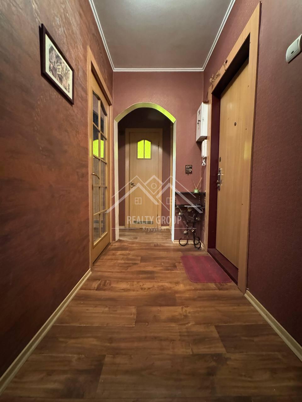 Продажа 3-комнатной квартиры 56.8 м², Украинская ул.