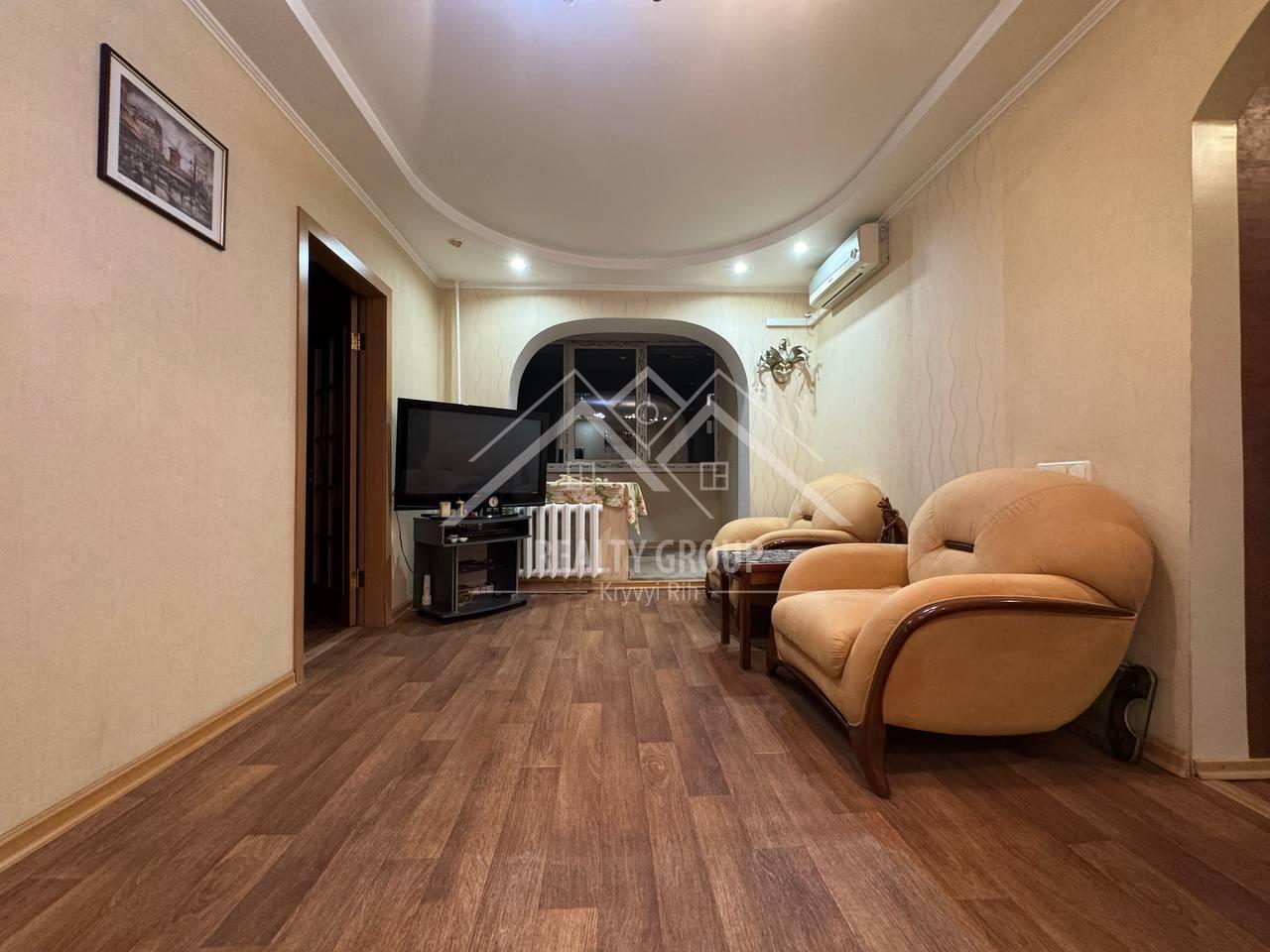 Продажа 3-комнатной квартиры 56.8 м², Украинская ул.