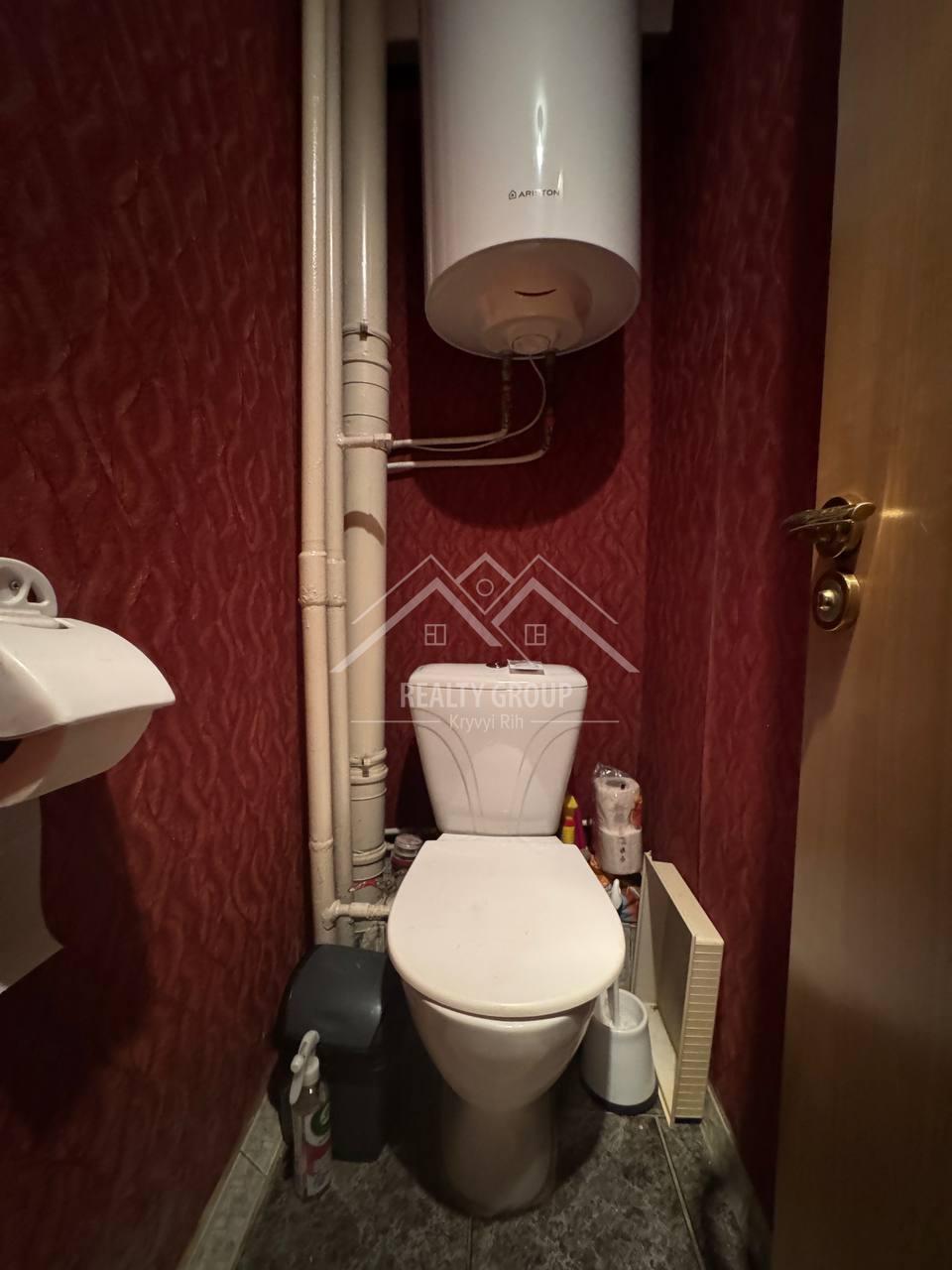 Продажа 3-комнатной квартиры 56.8 м², Украинская ул.