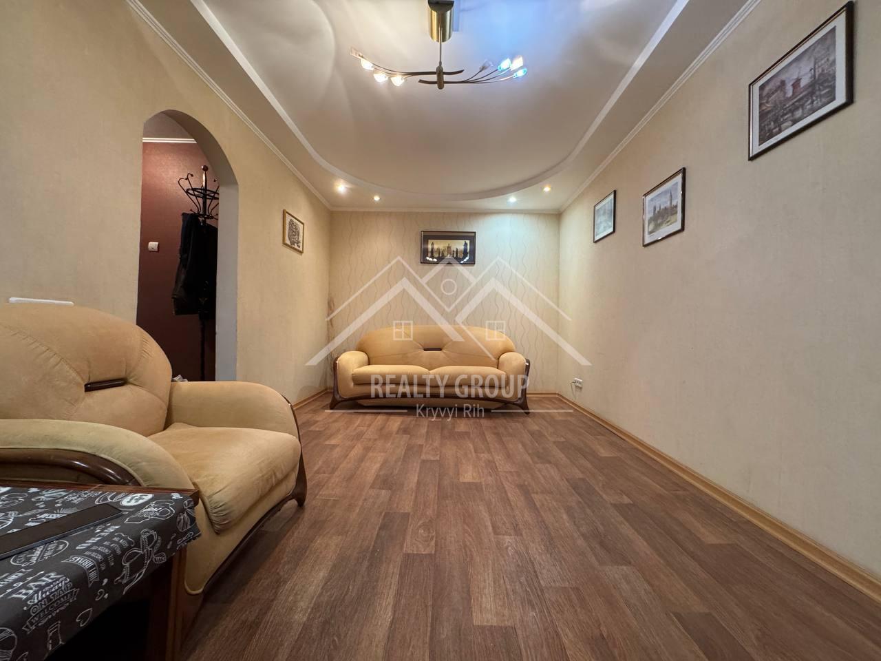 Продажа 3-комнатной квартиры 56.8 м², Украинская ул.