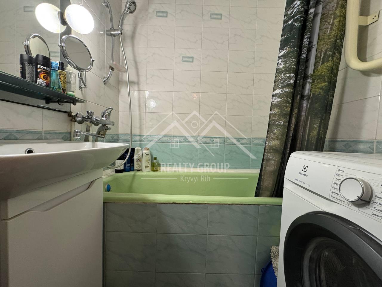 Продажа 3-комнатной квартиры 56.8 м², Украинская ул.