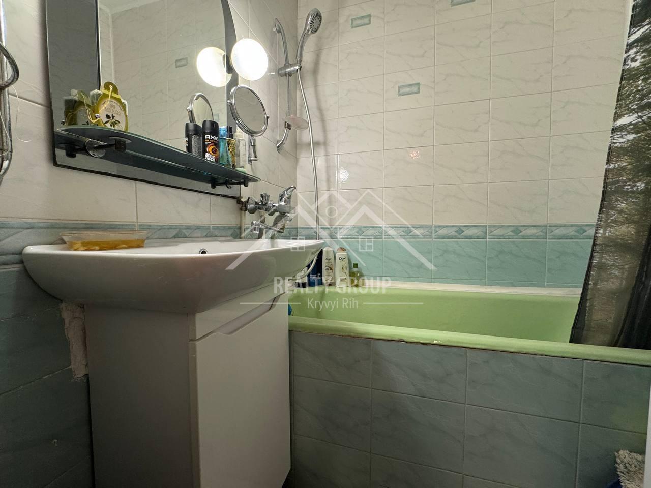 Продажа 3-комнатной квартиры 56.8 м², Украинская ул.