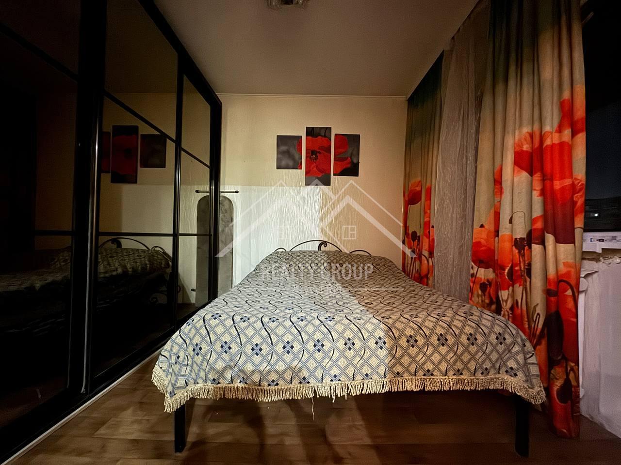 Продажа 3-комнатной квартиры 56.8 м², Украинская ул.