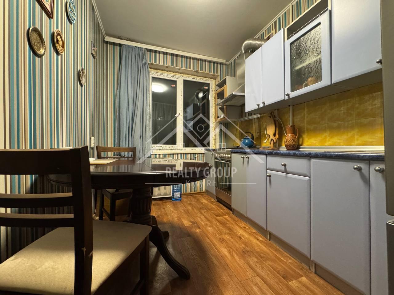 Продажа 3-комнатной квартиры 56.8 м², Украинская ул.