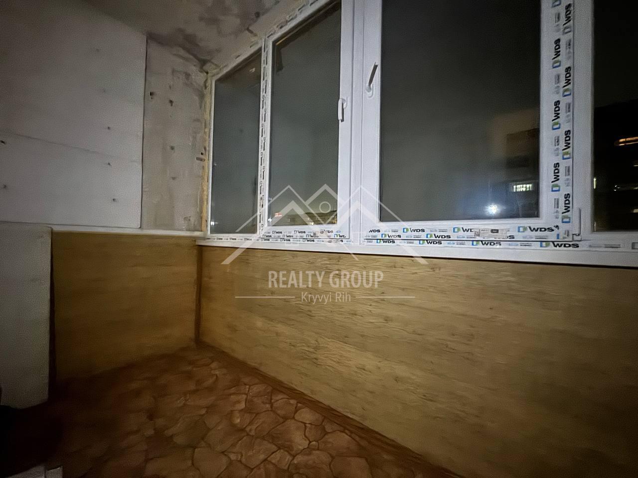 Продажа 3-комнатной квартиры 56.8 м², Украинская ул.